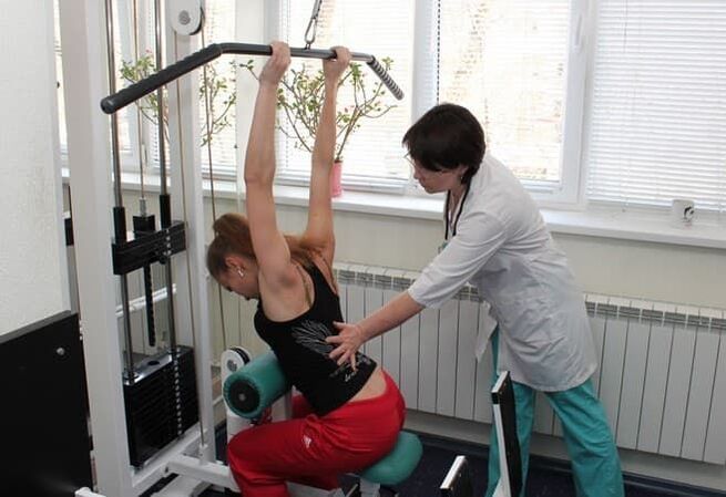 Exercise in a simulator for osteoarthritis of the shoulder joint